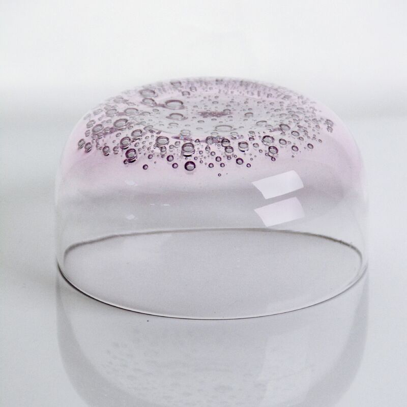 کیفیت Crystal Wine Glass handblown with subtle trapped bubbles and a soft lavender to clear gradient combining beauty and durability کارخانه