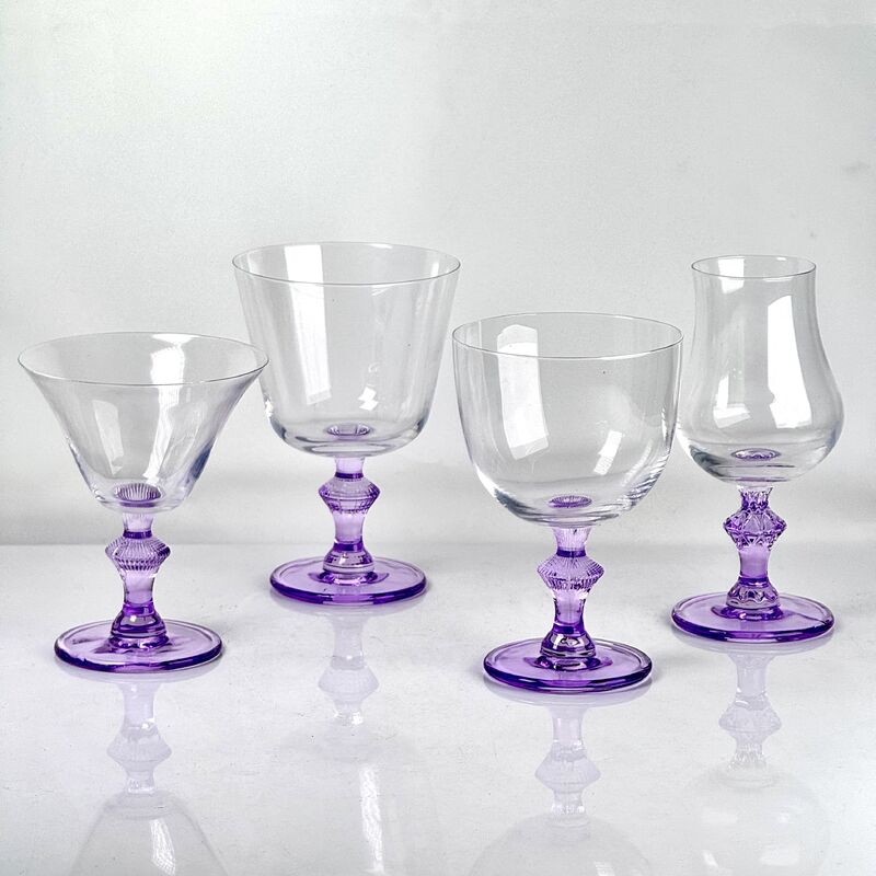 کیفیت 4‑Pack Vintage Purple Stem Wine Glasses, Assorted Shapes Clear Cup with Decorative Purple Stem, Handblown Glass Goblets for Wedding Party Home Tabletop Decoration کارخانه