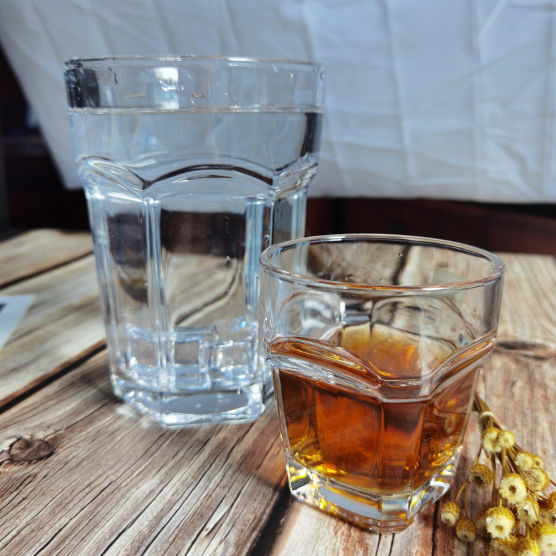 کیفیت Transparent Square Bottom 10 Oz Whiskey Glasses For Home کارخانه
