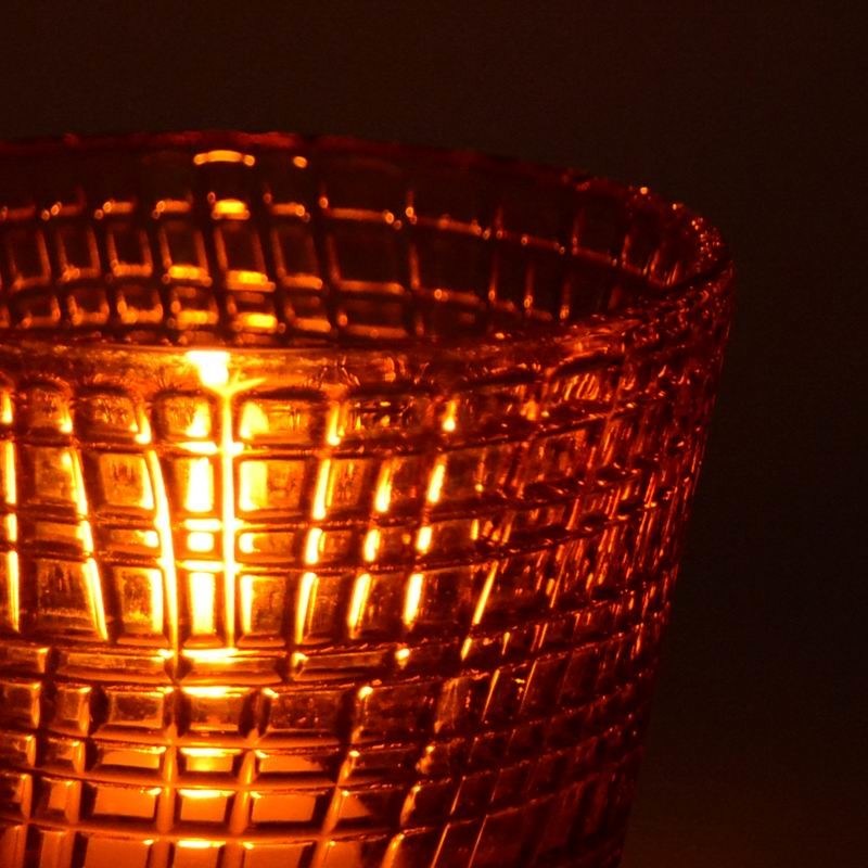 کیفیت Embossed Linen Pattern Solid Amber Glass Tea Light Holders کارخانه