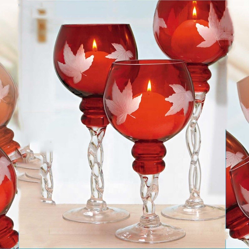 کیفیت Hand Cutted Design Red Glass Candle Holders With Color Long Stem کارخانه
