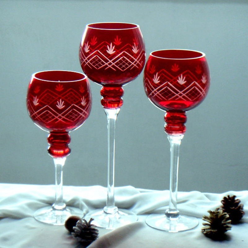 کیفیت Hand Cutted Design Red Glass Candle Holders With Color Long Stem کارخانه