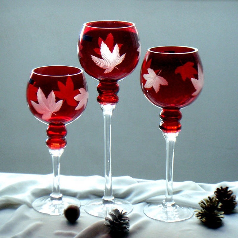 کیفیت Hand Cutted Design Red Glass Candle Holders With Color Long Stem کارخانه