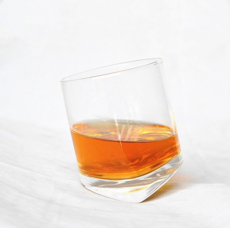 کیفیت Lead Free Slanted Bottom Round Whiskey Tasting Glasses کارخانه