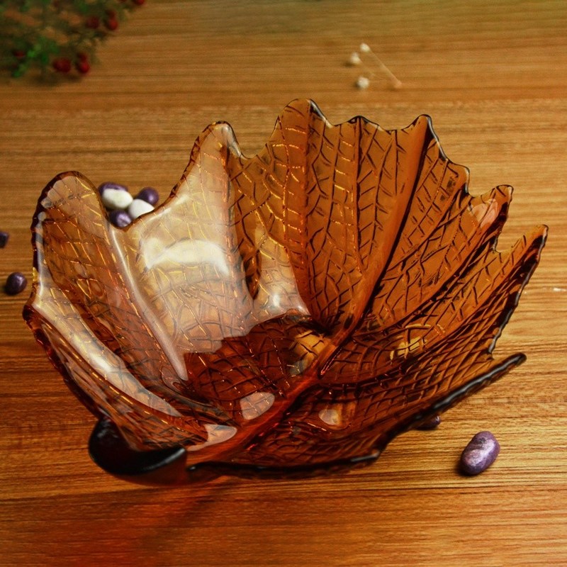 کیفیت Maple Leaf Unique Decorative Charger Plates For Snack کارخانه