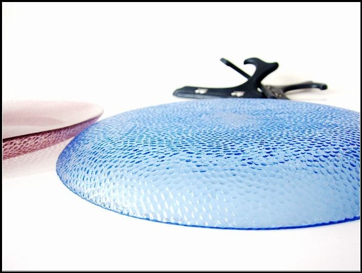 کیفیت 10 Inch Transparent Edge Tinting Color Glass Charger Plates کارخانه