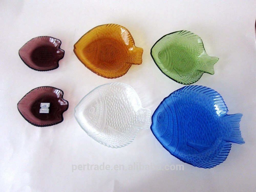 کیفیت Fish Shaped Embossed Colorful Glass Charger Plates کارخانه