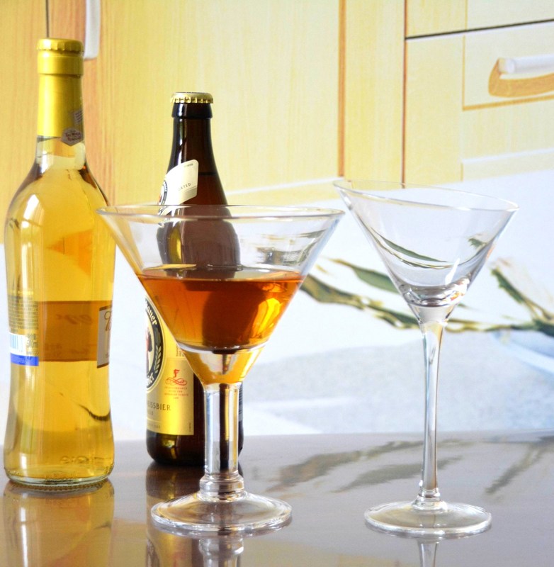 کیفیت Unique Customization Thick Stem Crystal Cocktail Glasses کارخانه