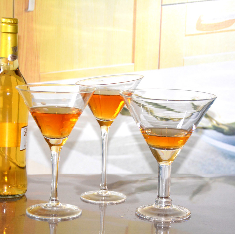 کیفیت Unique Customization Thick Stem Crystal Cocktail Glasses کارخانه