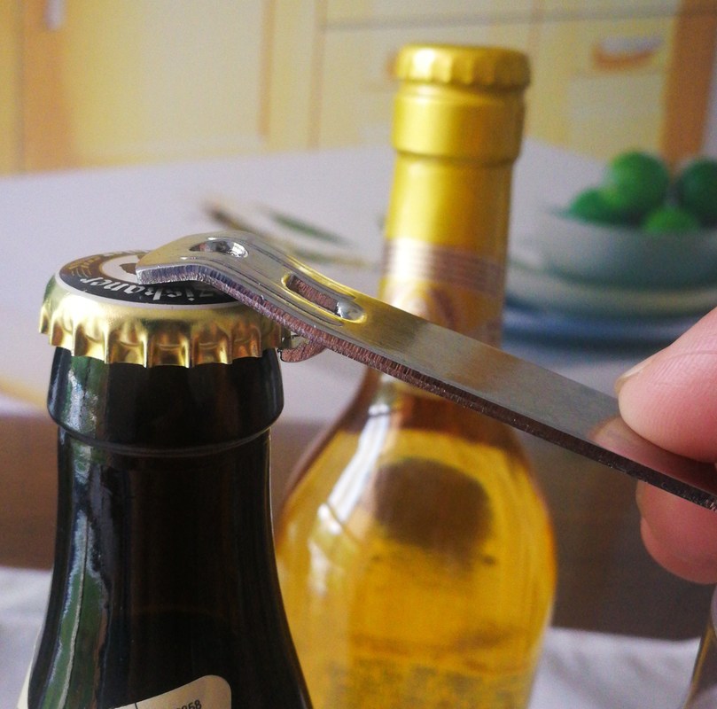 کیفیت Embossed Brands Logo Vintage Stainless Steel Bottle Opener کارخانه