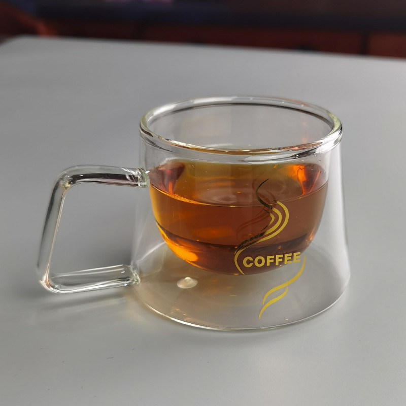 کیفیت 200ml Borosilicate Double Layer Glass Coffee Mug With Golden Logo کارخانه