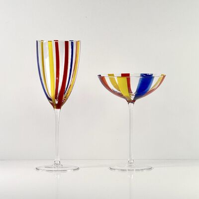 کیفیت Hand Blown Art Glass Goblet & Coupe Glass Set, Vibrant Red Yellow Blue Vertical Cane Stripes Murano Style Stemmed Wine & Martini Glasses for Bar, Party & Gift کارخانه