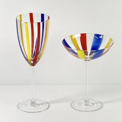 کیفیت Hand Blown Art Glass Goblet & Coupe Glass Set, Vibrant Red Yellow Blue Vertical Cane Stripes Murano Style Stemmed Wine & Martini Glasses for Bar, Party & Gift کارخانه