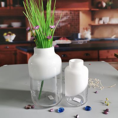 کیفیت Hand Made Solid White Top Half Ceramic Glass Jar Vase کارخانه