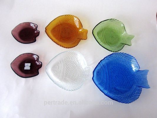 کیفیت Fish Shaped Embossed Colorful Glass Charger Plates کارخانه