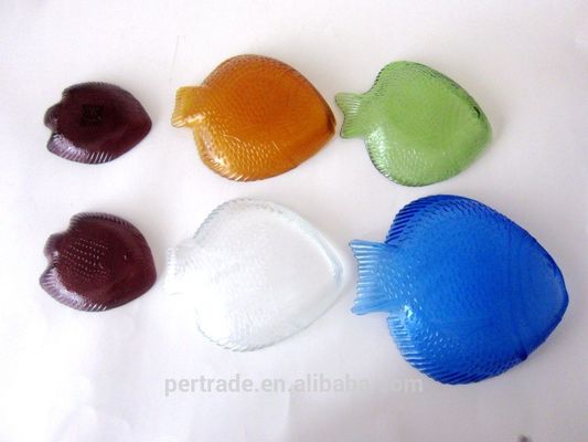 کیفیت Fish Shaped Embossed Colorful Glass Charger Plates کارخانه