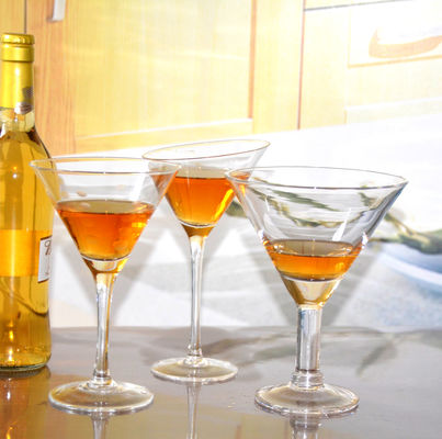 کیفیت Unique Customization Thick Stem Crystal Cocktail Glasses کارخانه