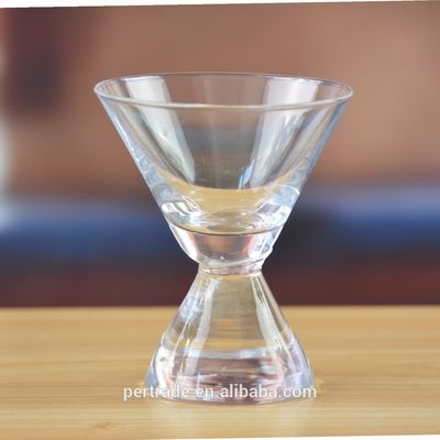 کیفیت 80ml Heavy Duty Cone Stem Vintage Crystal Martini Glasses کارخانه