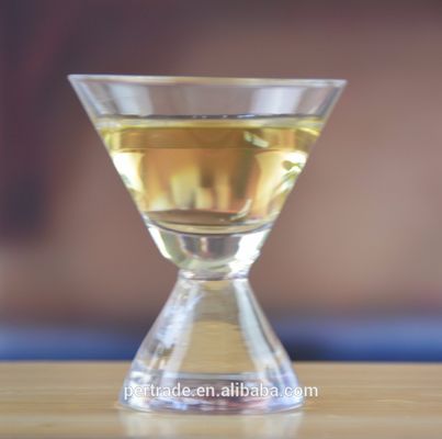 کیفیت 80ml Heavy Duty Cone Stem Vintage Crystal Martini Glasses کارخانه