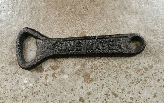 کیفیت Exquisite Rustic Metal Bottle Opener Cast Iron Crafts کارخانه