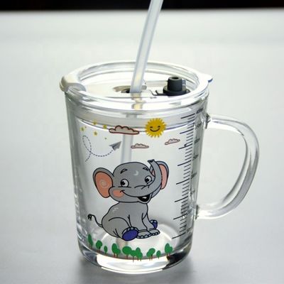 کیفیت Cartoon Crystal Drinking Glass With Lid And Silicate Straw کارخانه
