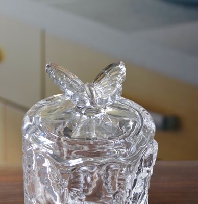 کیفیت Butterfly Embossed Creative Crystal Glass Storage Jars کارخانه