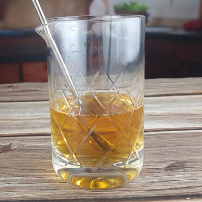 کیفیت 550ml Crystal Seamless Cocktail Mixing Glass With Hand Cut کارخانه